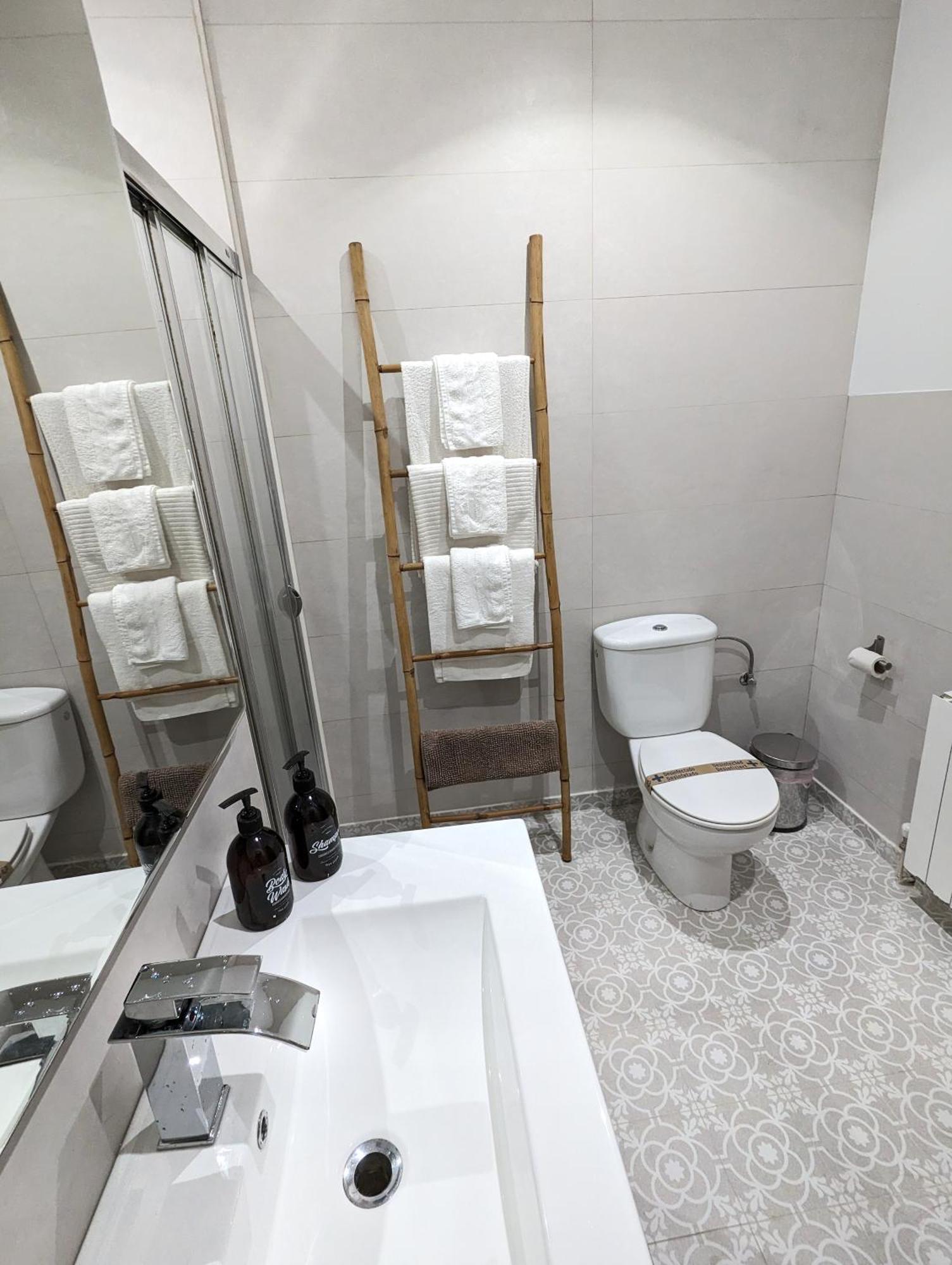 Apartamento Tranquilo Casco Viejo Bilbao Luaran gambar